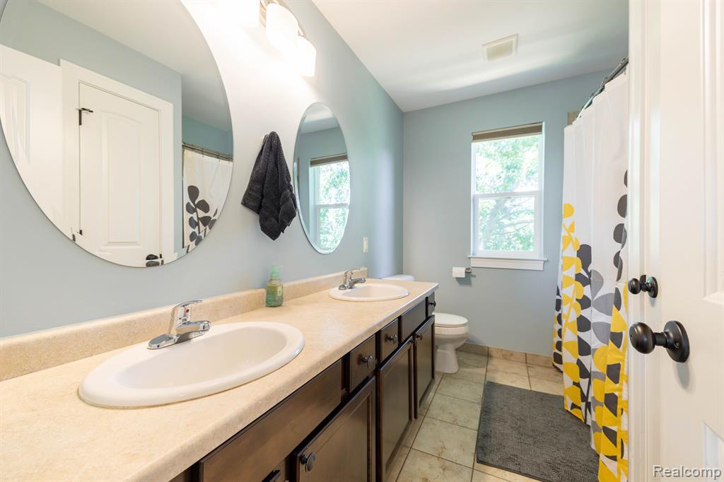 299 NAPA VALLEY Drive, Milford, MI 48381 — Photo 37