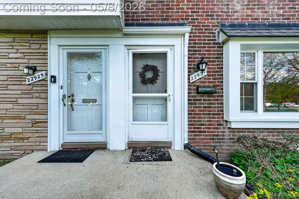 22927 Lakeshore Drive, Saint Clair Shores, MI 48080 — Photo 3