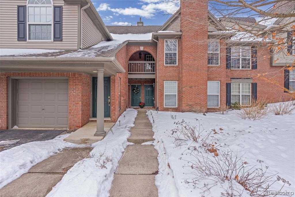 28139 Carlton Way Drive, Novi, MI 48377 — Photo 2
