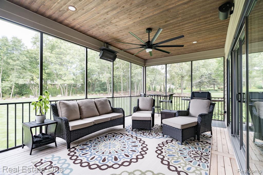 5525 Avington Parkway, Clarkston, MI 48348 — Photo 10