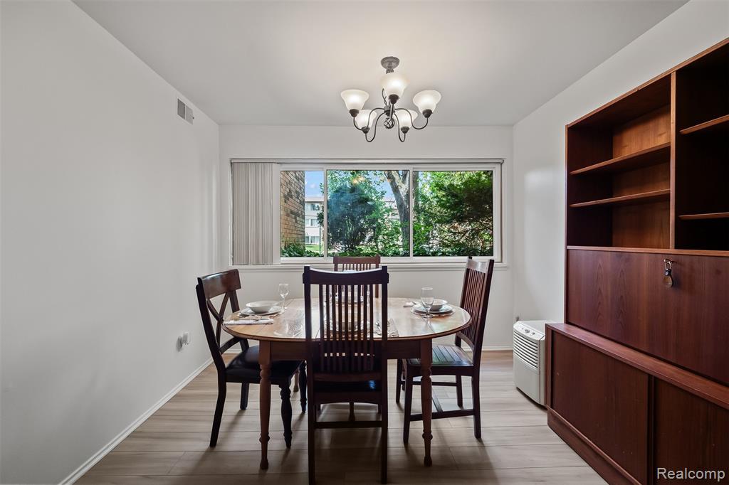 1255 S Maple Road, 101, Ann Arbor, MI 48103 — Photo 11