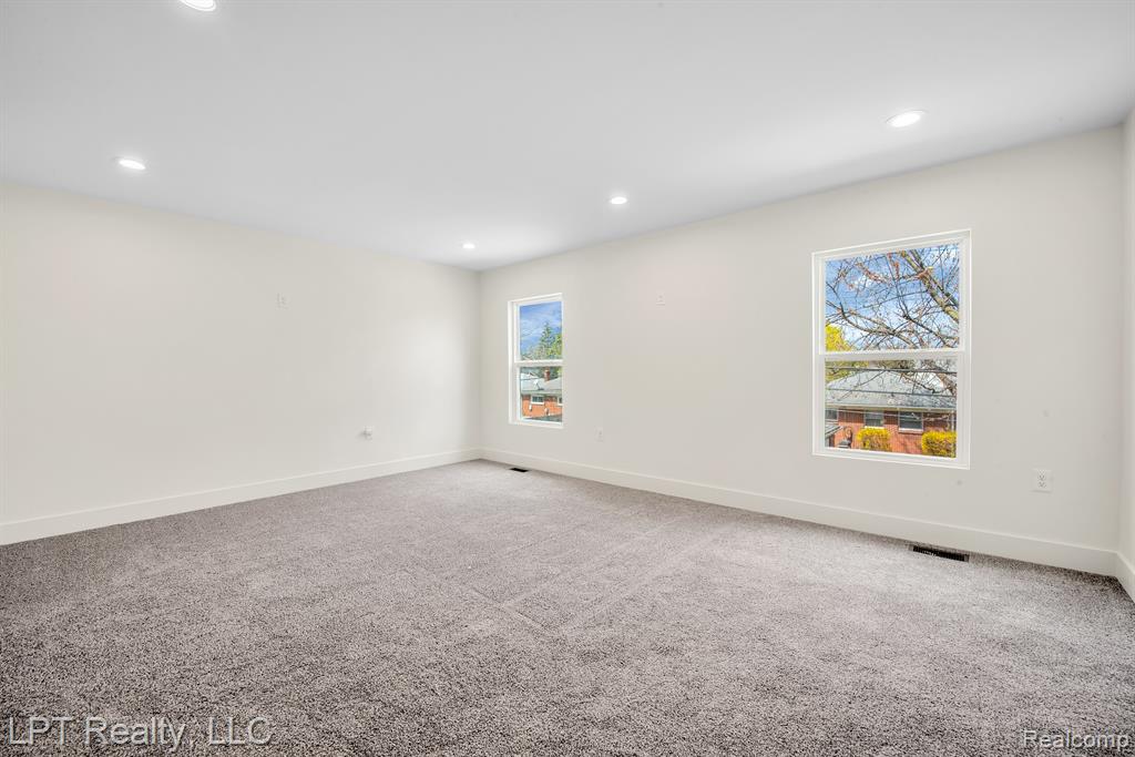 931 E PEARL Avenue N, Hazel Park, MI 48030 — Photo 19