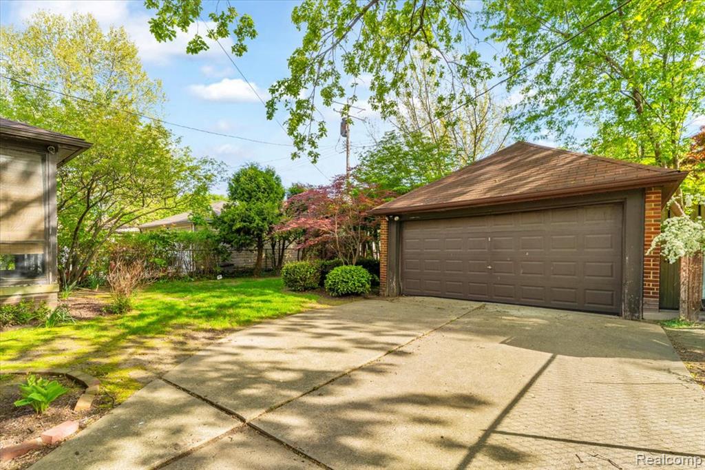 18674 Gainsborough Road, Detroit, MI 48223 — Photo 49