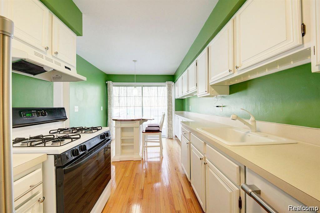 42140 PELLSTON Drive, Northville, MI 48167 — Photo 9