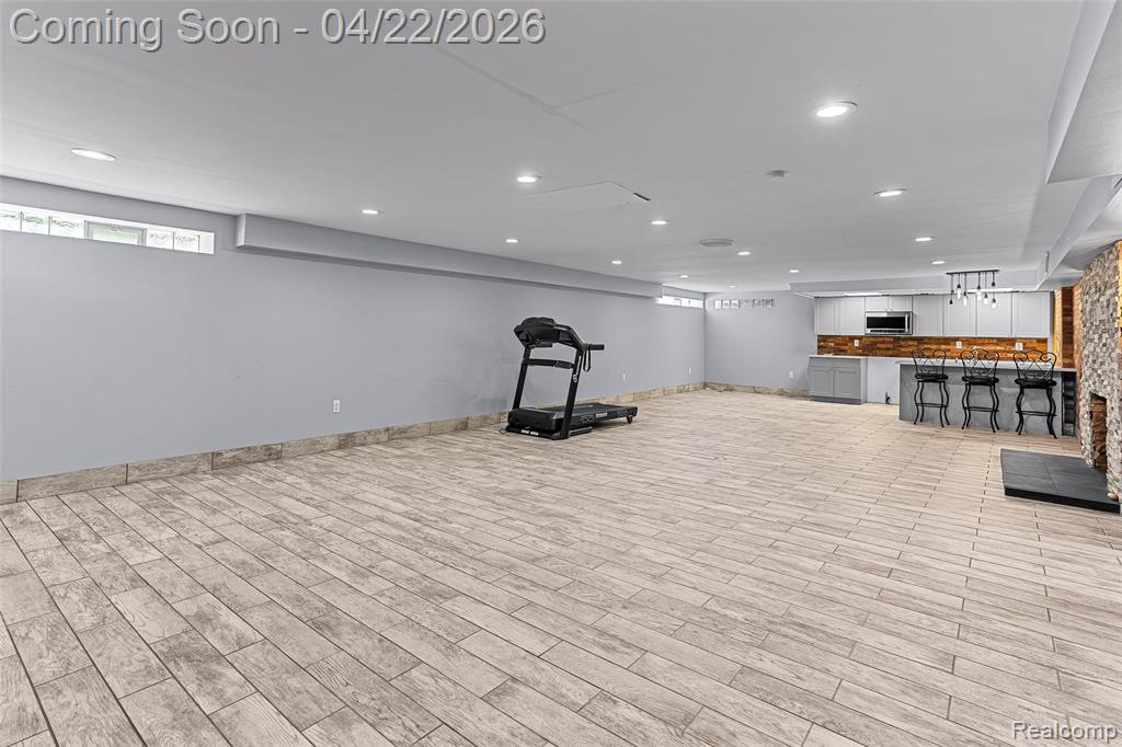 409 Crescent Drive, Dearborn, MI 48124 — Photo 42