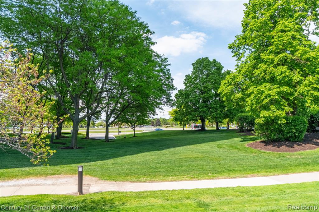 5000 Town Center, 1606, Southfield, MI 48075 — Photo 40