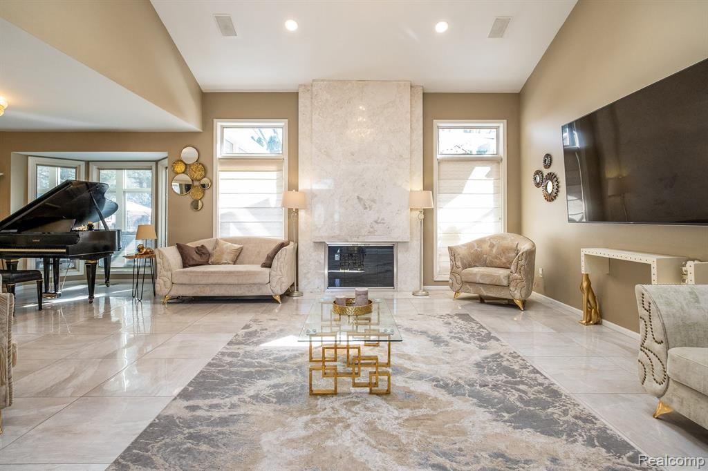 41924 ALDEN Drive, Clinton Twp, MI 48038 — Photo 8