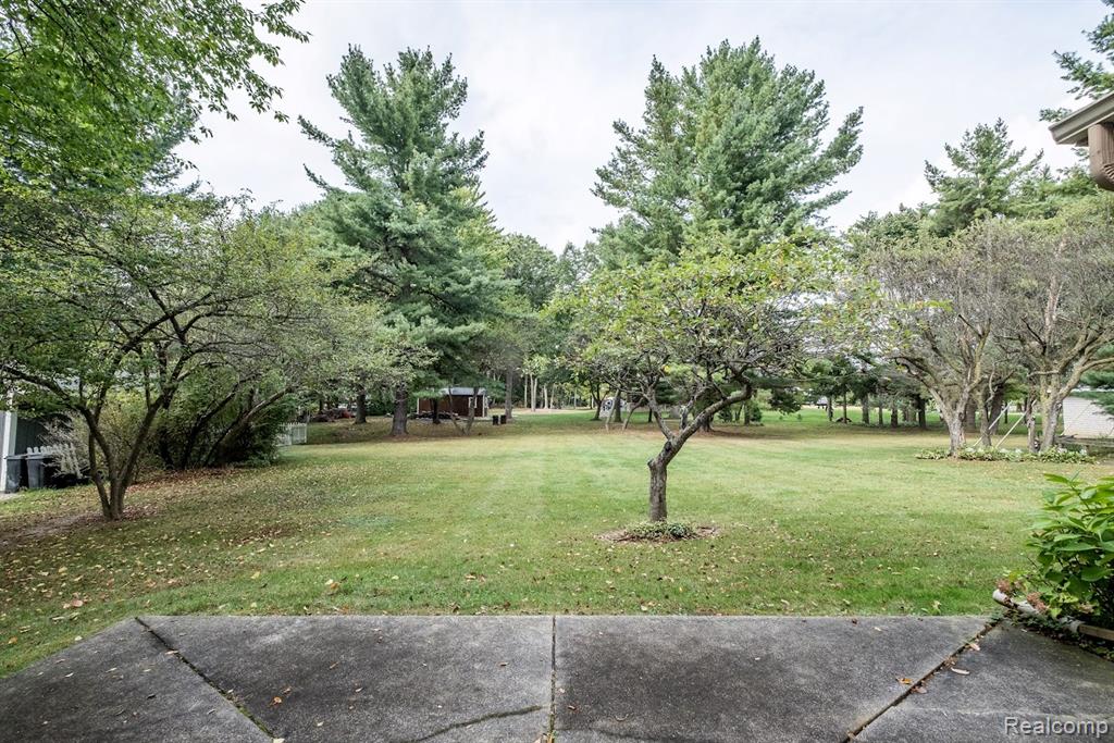 8911 W Gates Street, Bruce, MI 48065 — Photo 48