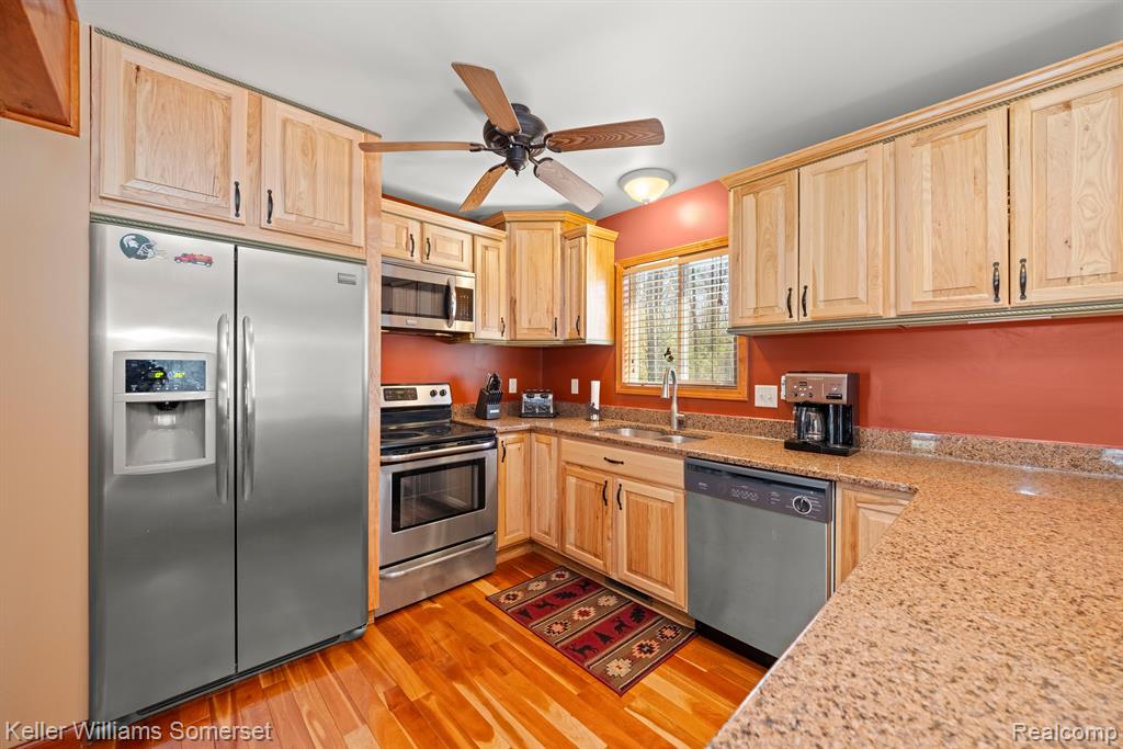 428 CRYSTAL Lane, Roscommon, MI 48653 — Photo 11
