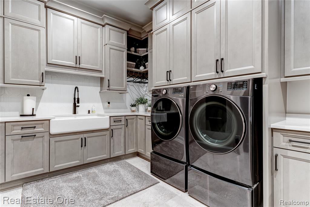 3370 Bloomcrest Drive, Bloomfield Hills, MI, 48304