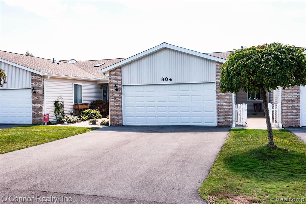 804 Crystal Lane, Marysville, MI 48040 — front exterior