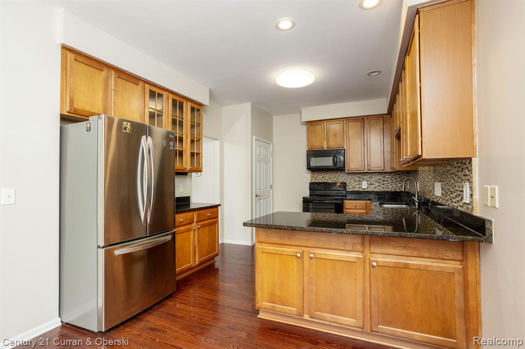 29428 Weston Drive, 124, Novi, MI 48377 — Photo 13