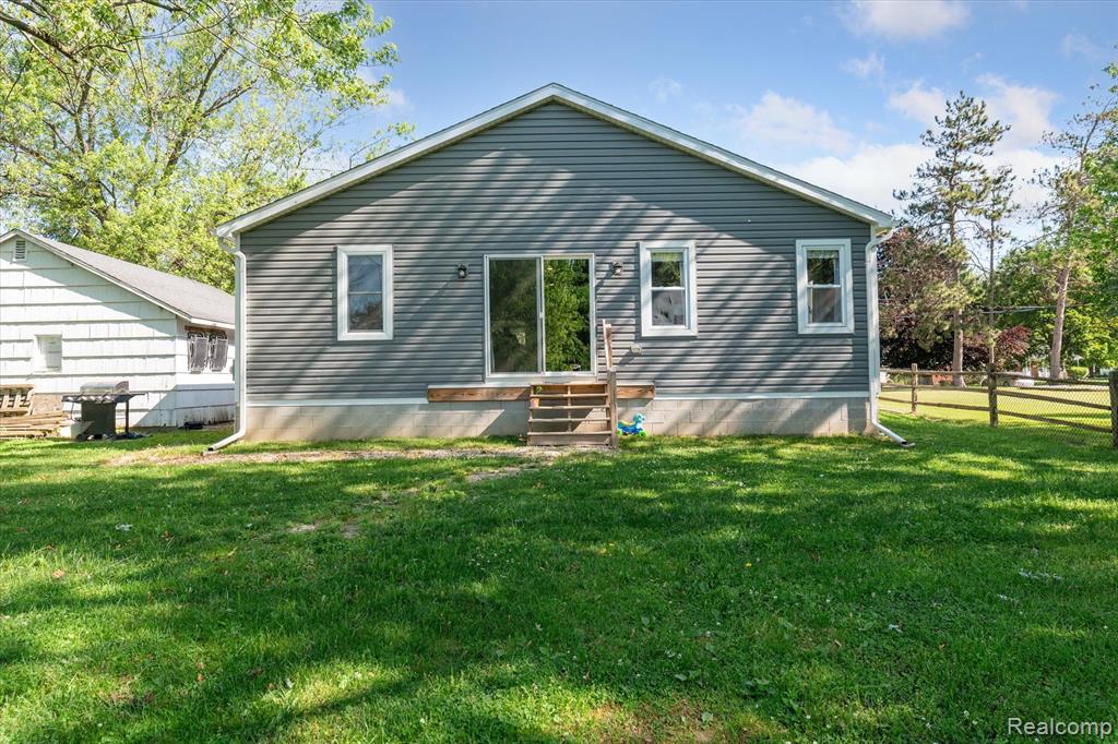 421 Ash Street, Carleton, MI 48117 — Photo 48