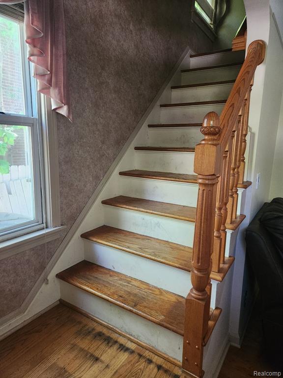 5977 HILLCREST Street, Grosse Pointe, MI 48236 — Photo 8