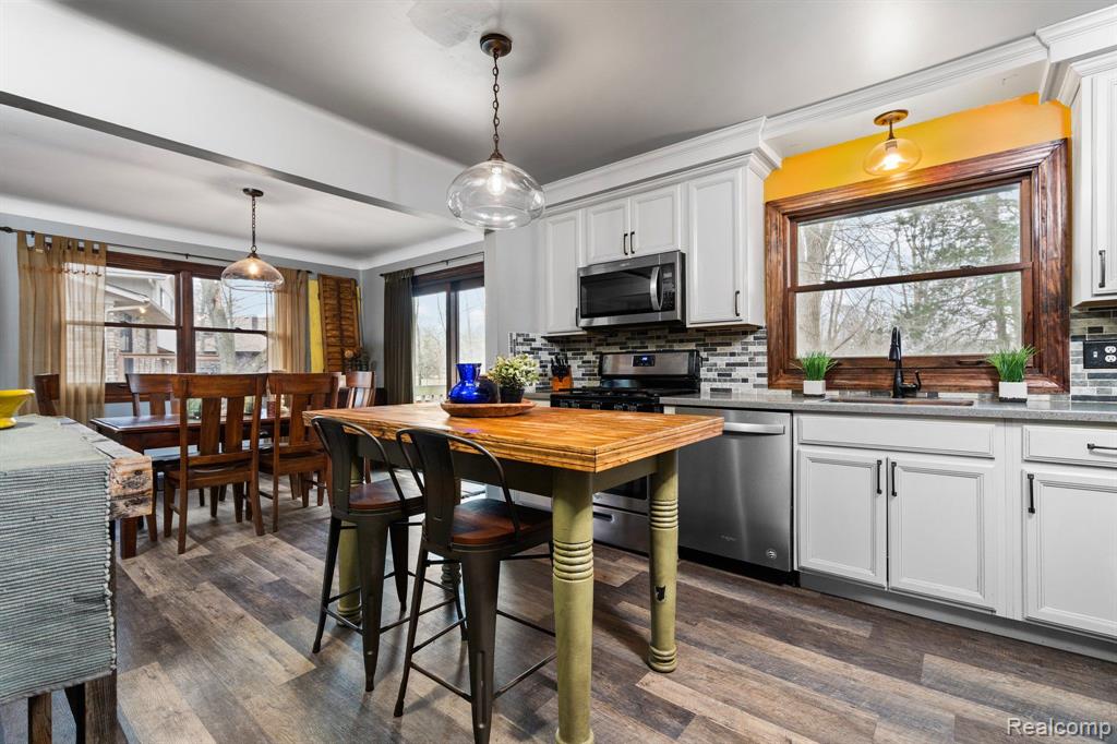 6165 VENICE Drive, Commerce Twp, MI 48382 — Photo 10