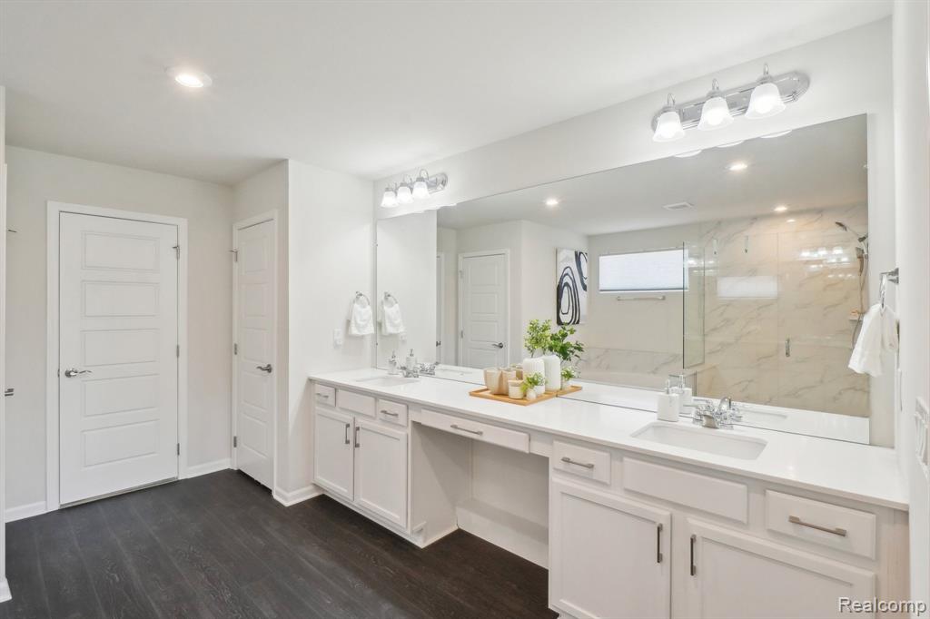 2466 MEADOW HILLS Drive, Ann Arbor, MI 48108 — Photo 32