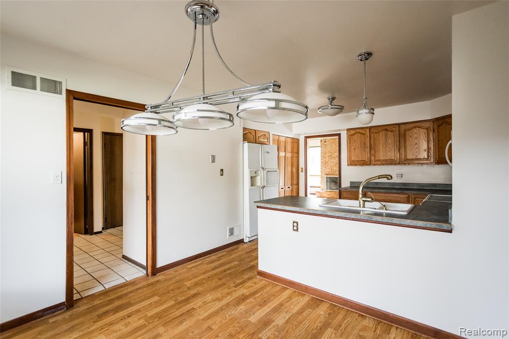 7118 Pebble Park Drive, West Bloomfield, MI — Photo 17