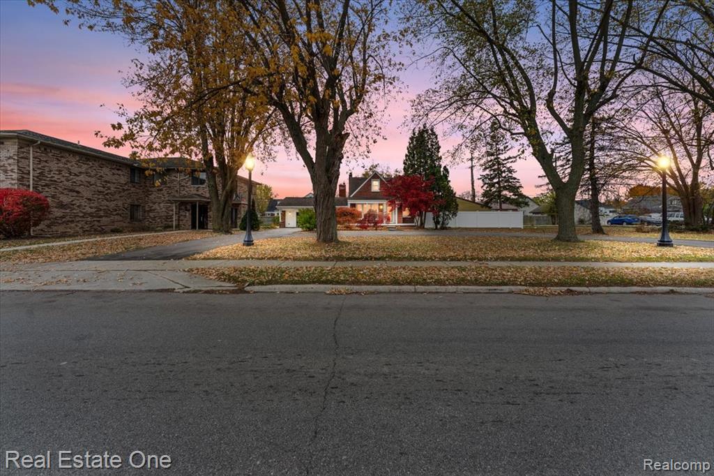 1353 Ford Avenue, Wyandotte, MI 48192 — front exterior