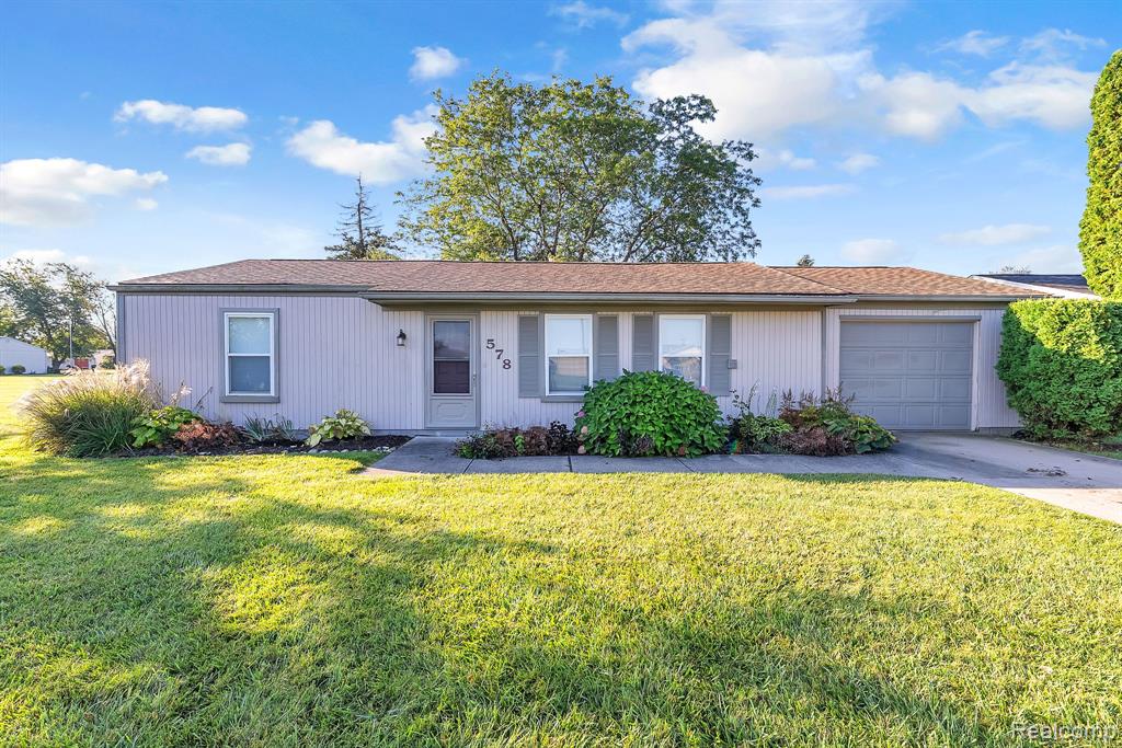 578 Newport Road, Carleton, MI 48117 — front exterior