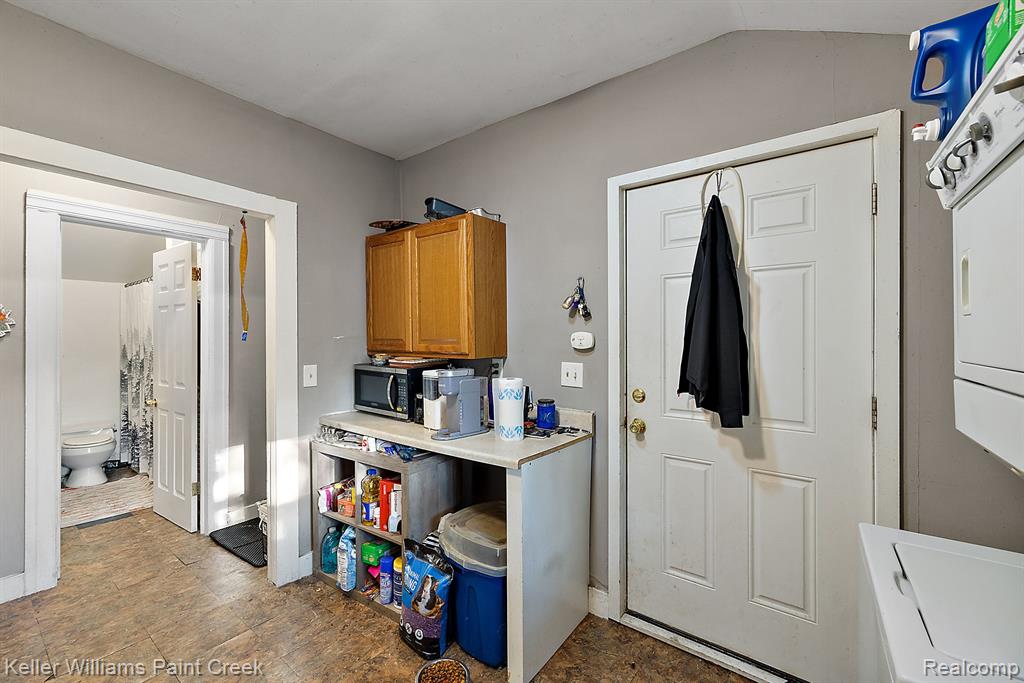 31 W BARRETT Avenue, Madison Heights, MI 48071 — Photo 15