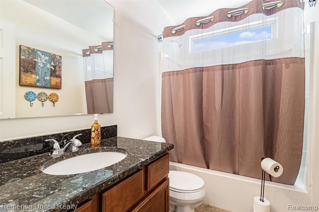 1941 HUNTERS CREEK Drive, Ypsilanti, MI 48198 — Photo 20