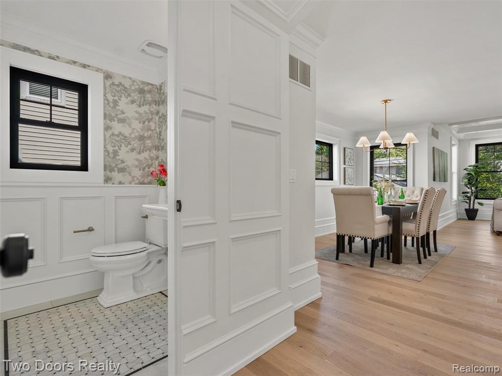 820 OAKRIDGE Avenue, Royal Oak, MI 48067 — Photo 13