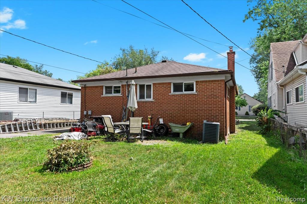 3994 Beechgrove Drive, Waterford, MI 48328 — Photo 20
