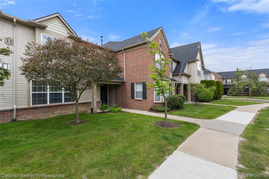 3898 Radcliff Drive, 129, Canton, MI 48188 — Photo 3