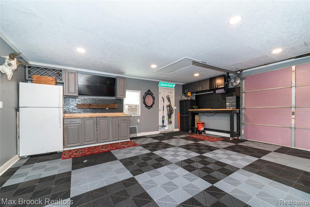 74 W Elza Avenue, Hazel Park, MI 48030 — Photo 24