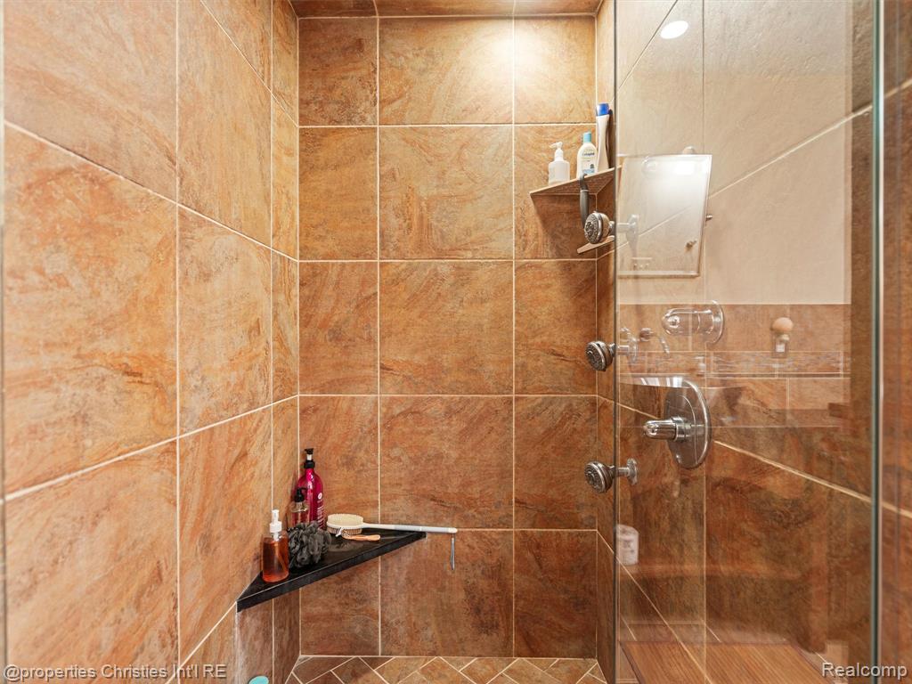 4383 Pine Tree Trail, Bloomfield Hills, MI 48302 — Photo 31