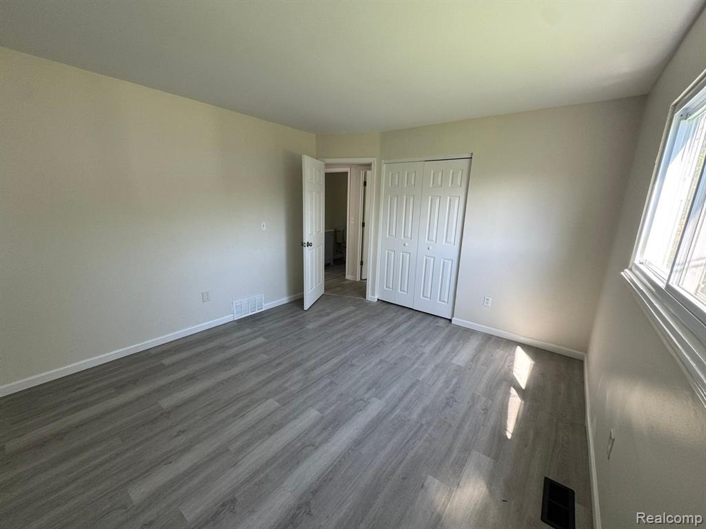8684 PAIGE Avenue, Warren, MI 48089 — Photo 14