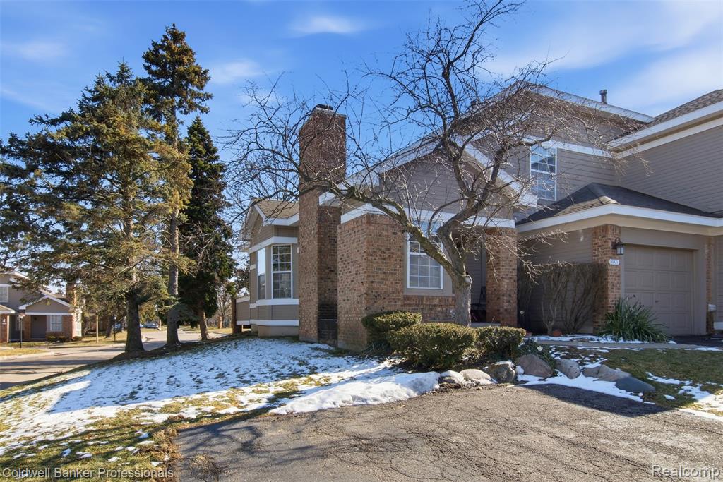 6821 Kindling Court, West Bloomfield, MI — front exterior