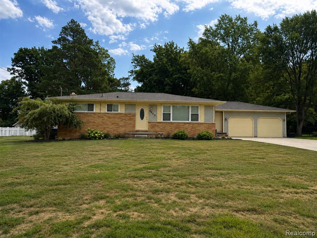 5060 Tahquamenon Trail, Flushing, MI 48433