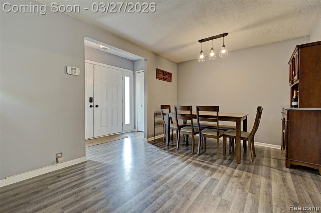 4009 Airport Road, Waterford, MI 48329 — Photo 4