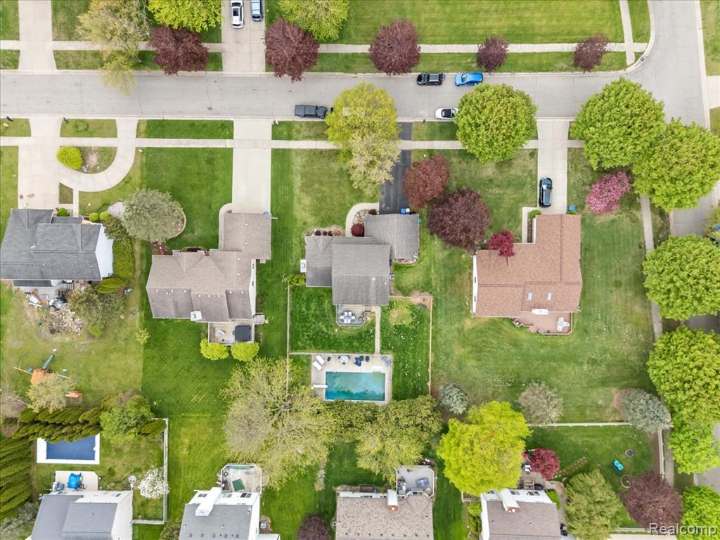 7694 Woodside Place, Waterford, MI 48327 — Photo 36