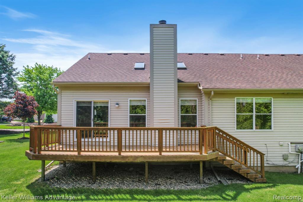 390 Mulberry Drive, Commerce Twp, MI 48390 — Photo 45