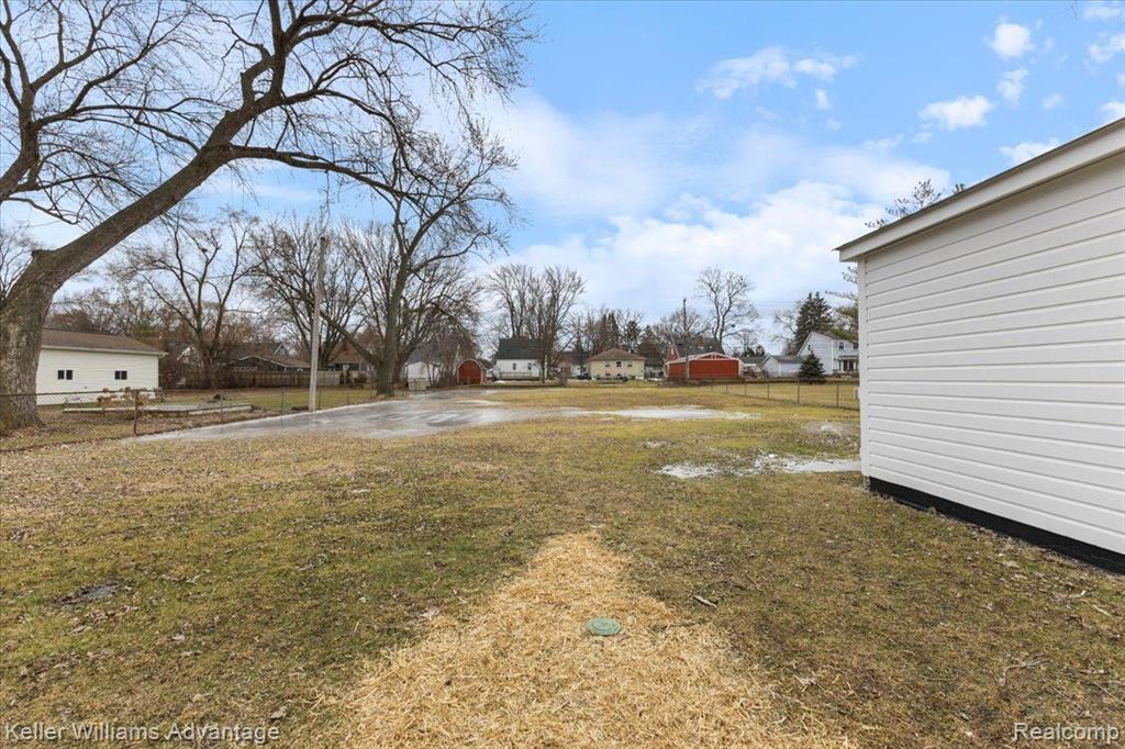 538 HENDRICKSON Boulevard, Clawson, MI — Photo 27