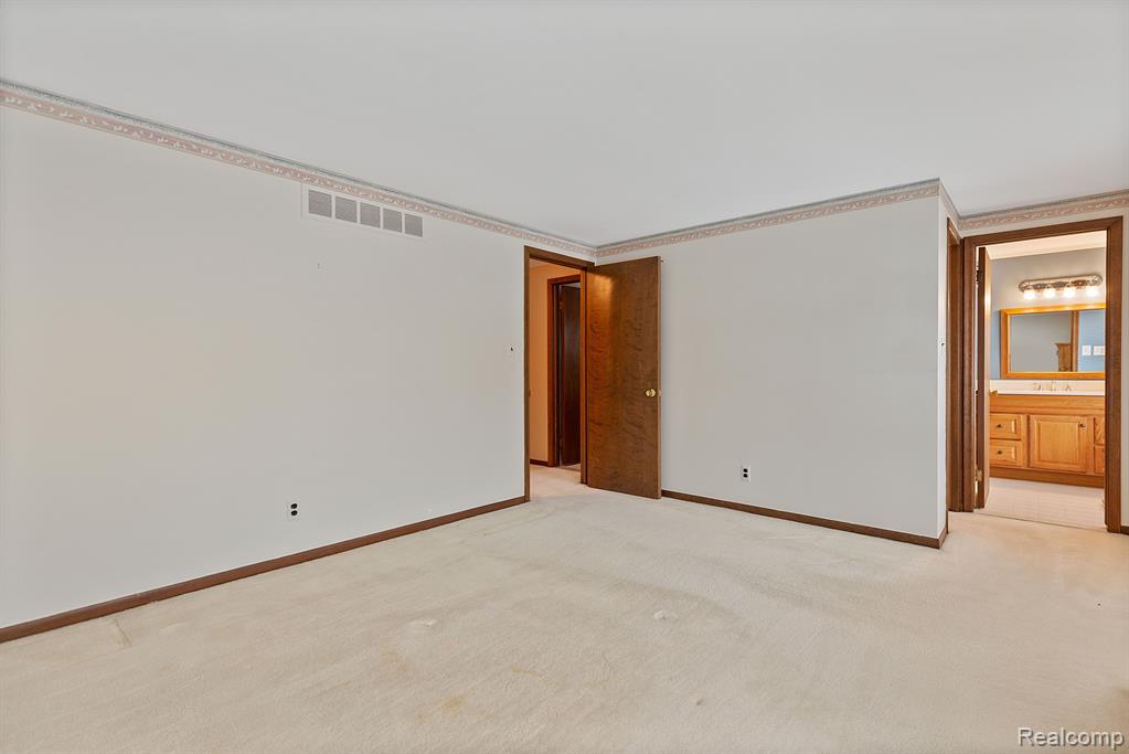 42126 BAINTREE Circle, Northville, MI 48168 — Photo 41