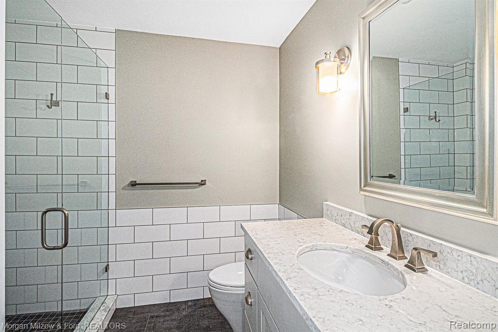 6822 Hubbard Circle, Clarkston, MI 48348 — Photo 23