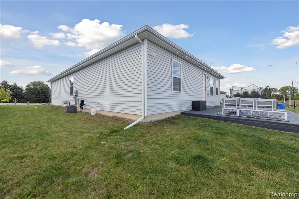 1710 Woodbridge Park Avenue, Lapeer, MI 48446 — Photo 32