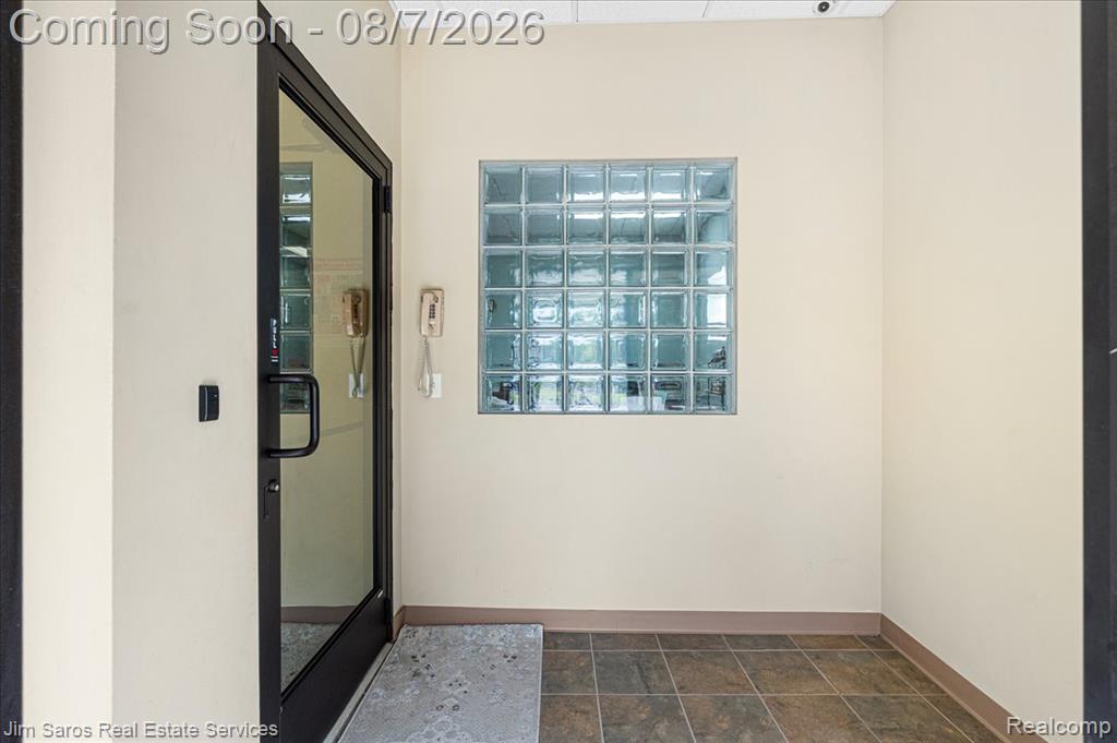 17329 Mack Avenue - Photo 3