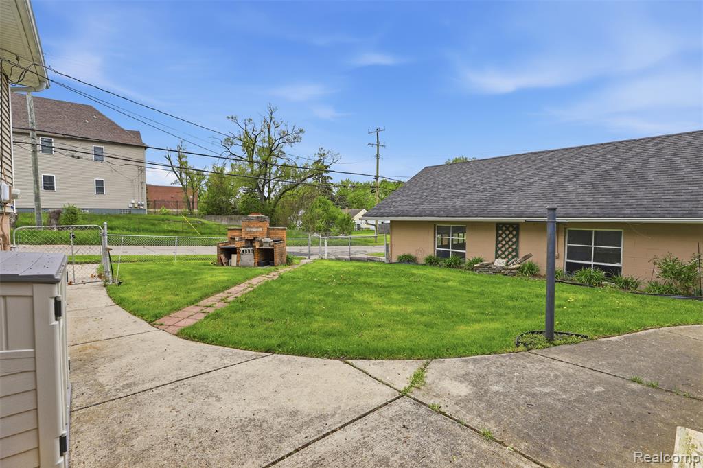 237 S Chocolay Avenue, Commerce Twp, MI — Photo 37