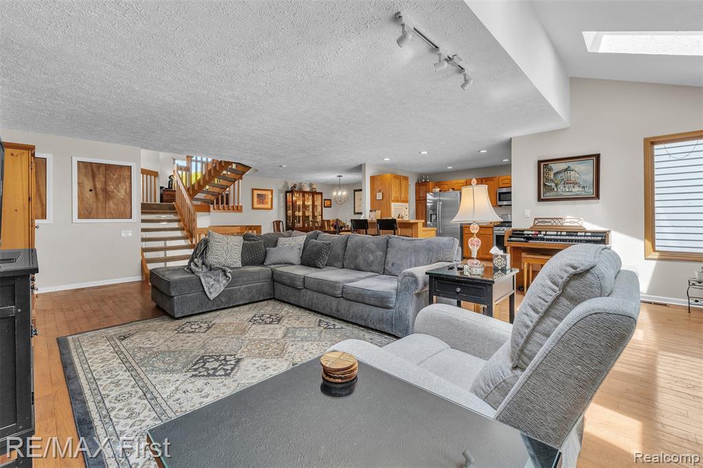 6547 Scenic Pines Court, Clarkston, MI — Photo 5