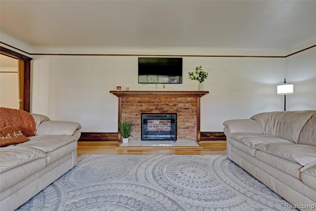 300 Sherman Court, Ortonville, MI 48462 — Photo 18