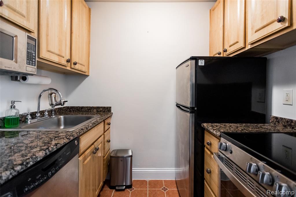15 E Kirby, Detroit, MI 48202 — Photo 7