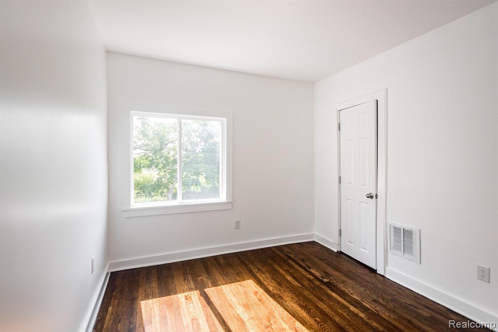 2659 HARDING Street, Detroit, MI 48214 — Photo 30