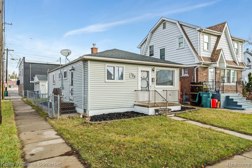 788 CLEOPHUS Parkway, Lincoln Park, MI 48146 — Photo 4