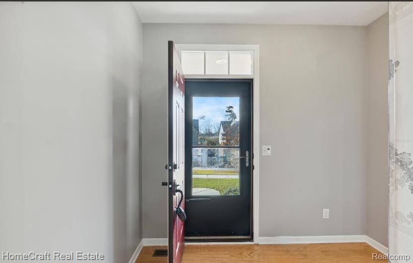 8155 STAMFORD Drive, Ypsilanti, MI 48198 — Photo 4