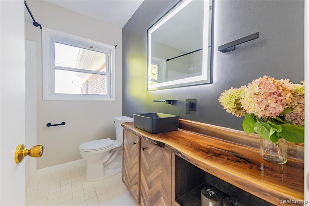 27627 Elba Drive, Grosse Ile, MI 48138 — Photo 27