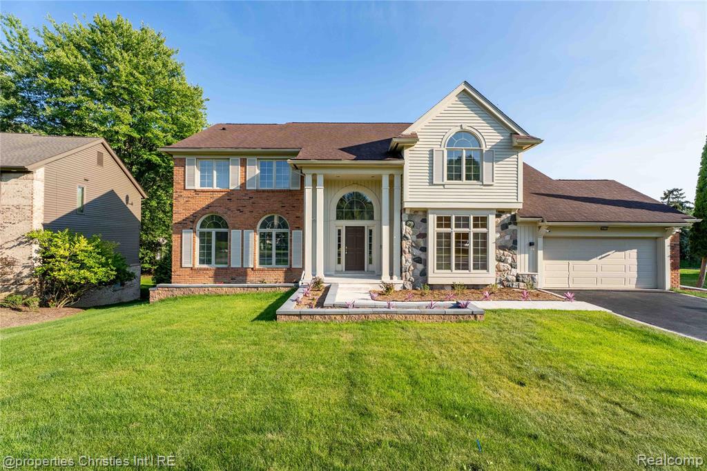 4802 Panorama Circle, West Bloomfield, MI 48323 — front exterior